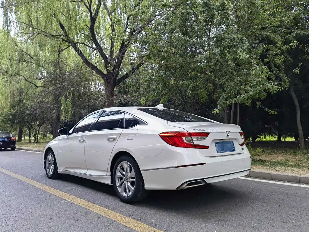 Honda Accord — фото 4
