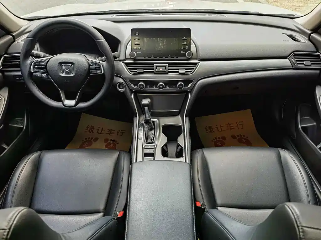 Honda Accord — фото 8