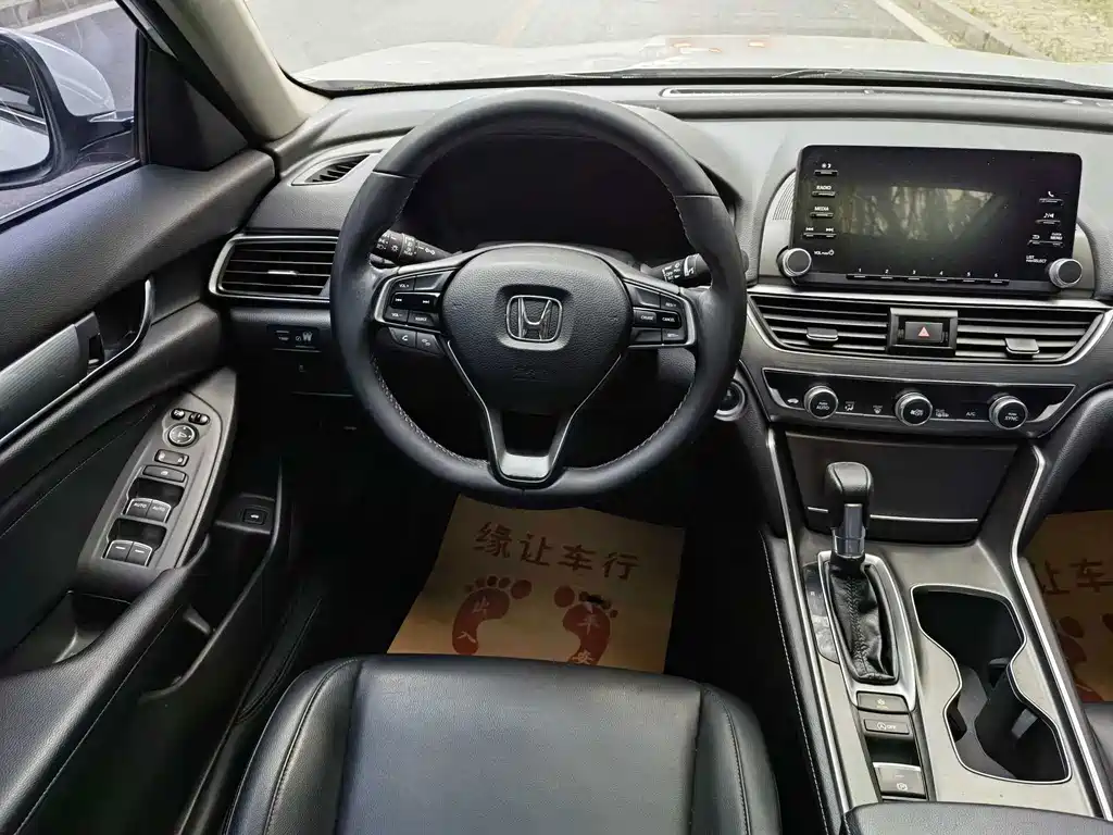 Honda Accord — фото 9