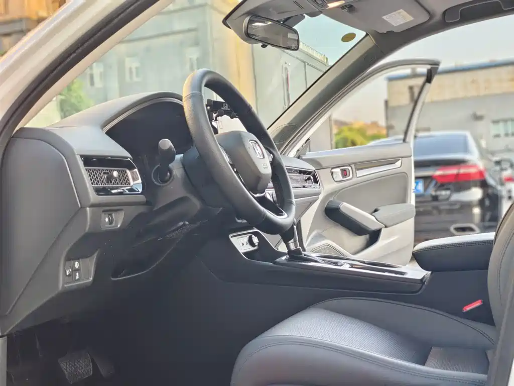 Honda Civic — фото 10