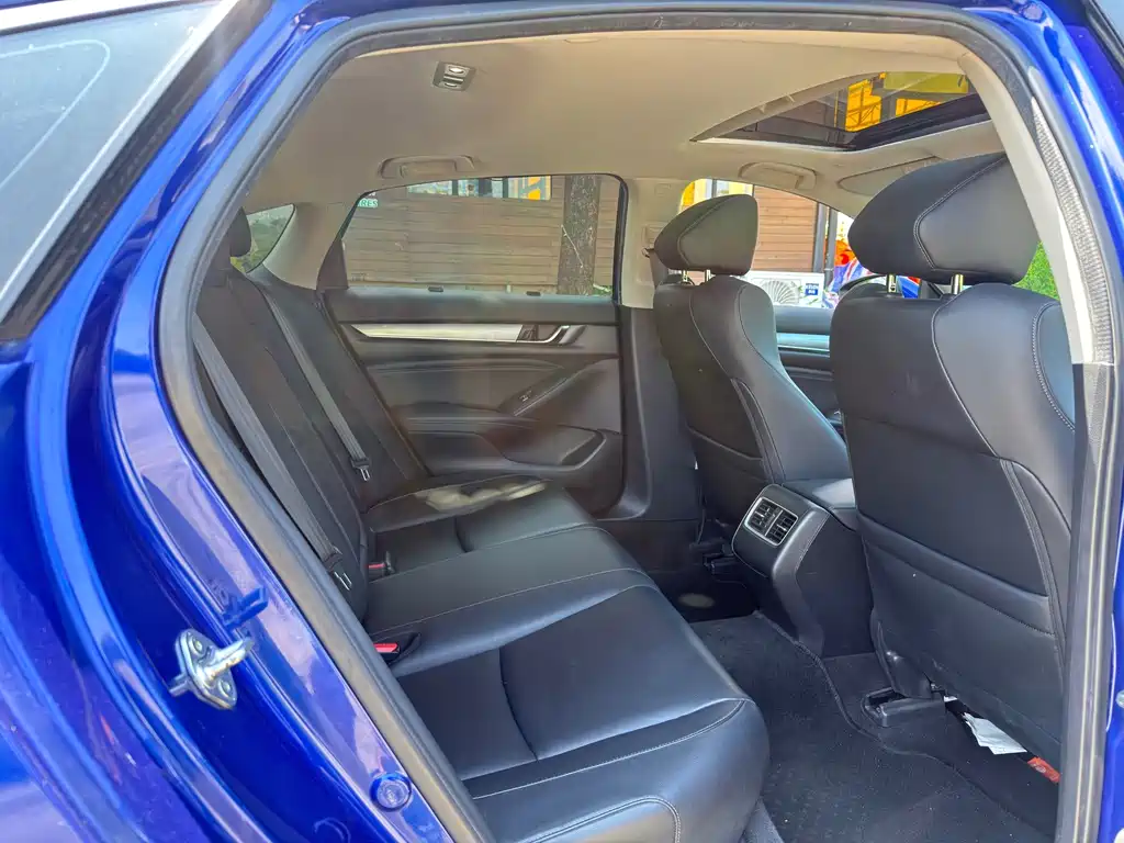 Honda Accord — фото 14