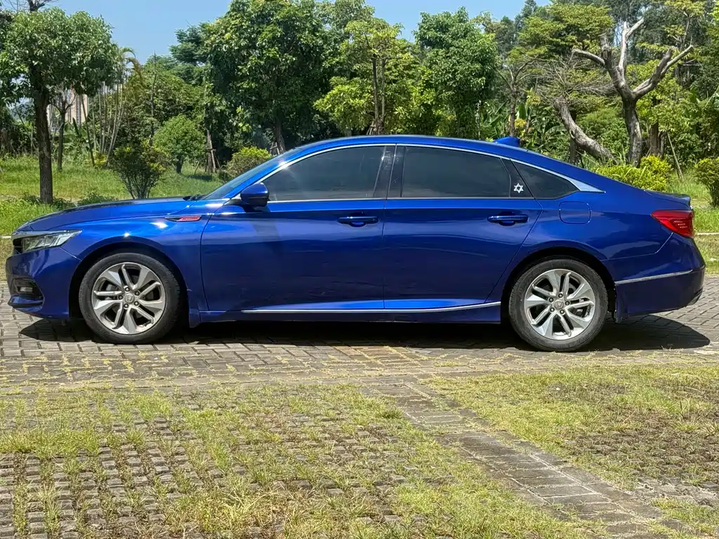 Honda Accord — фото 3