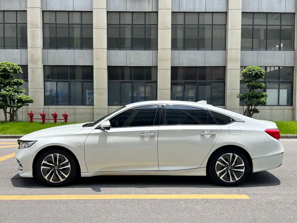Honda Accord — фото 4