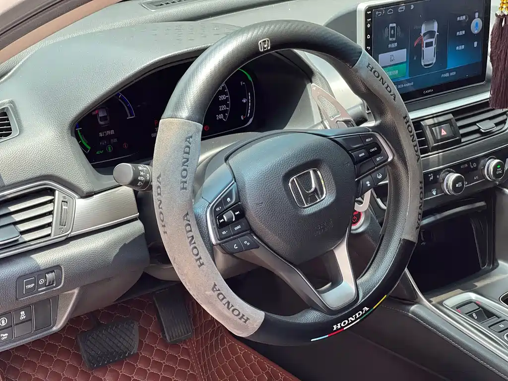 Honda Accord — фото 10