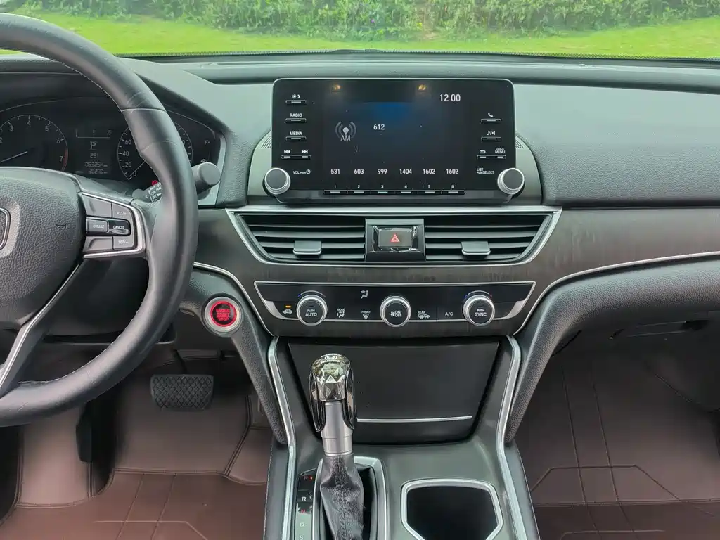 Honda Accord — фото 11