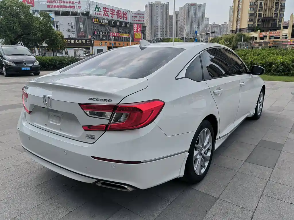 Honda Accord — фото 4