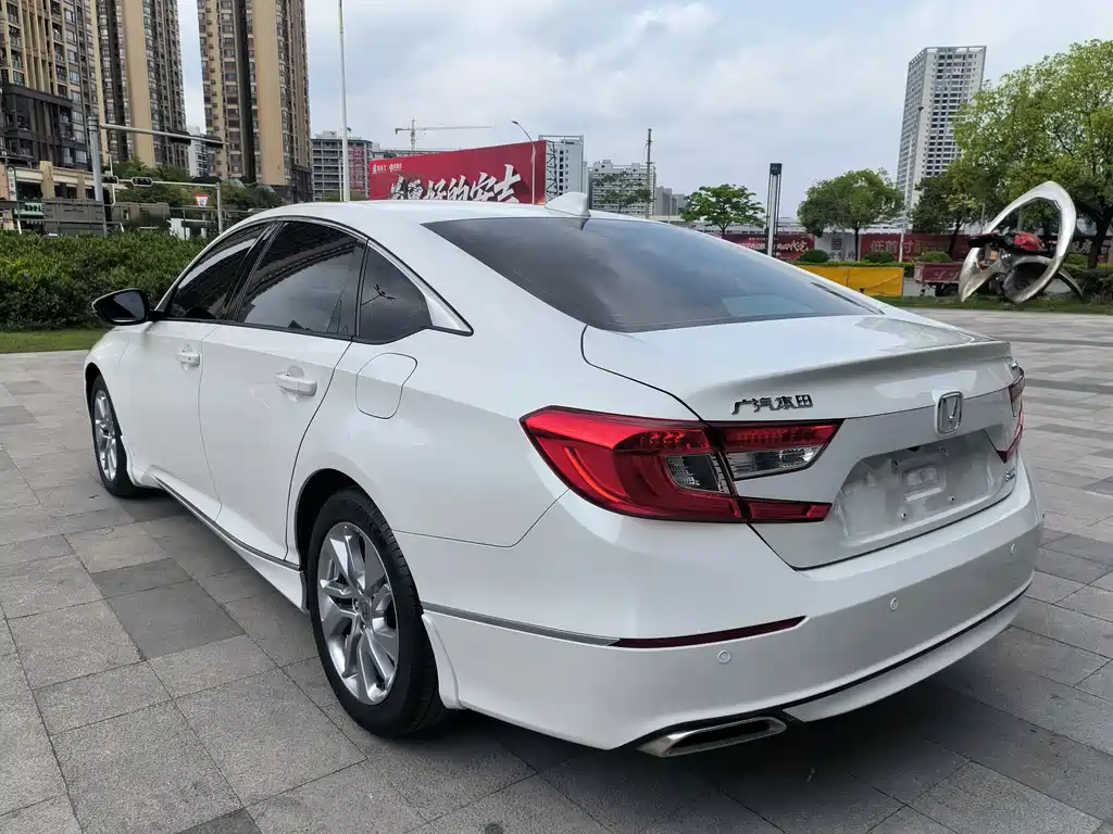 Honda Accord — фото 6