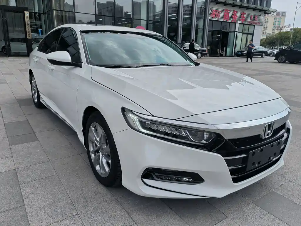 Honda Accord — фото 7
