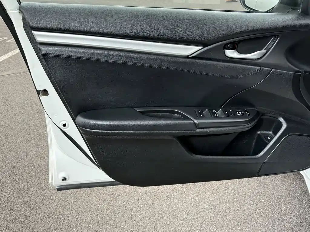 Honda Civic — фото 11