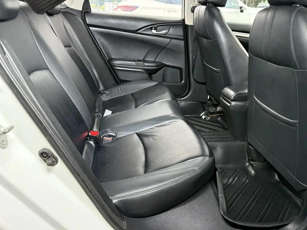 Honda Civic — фото 17