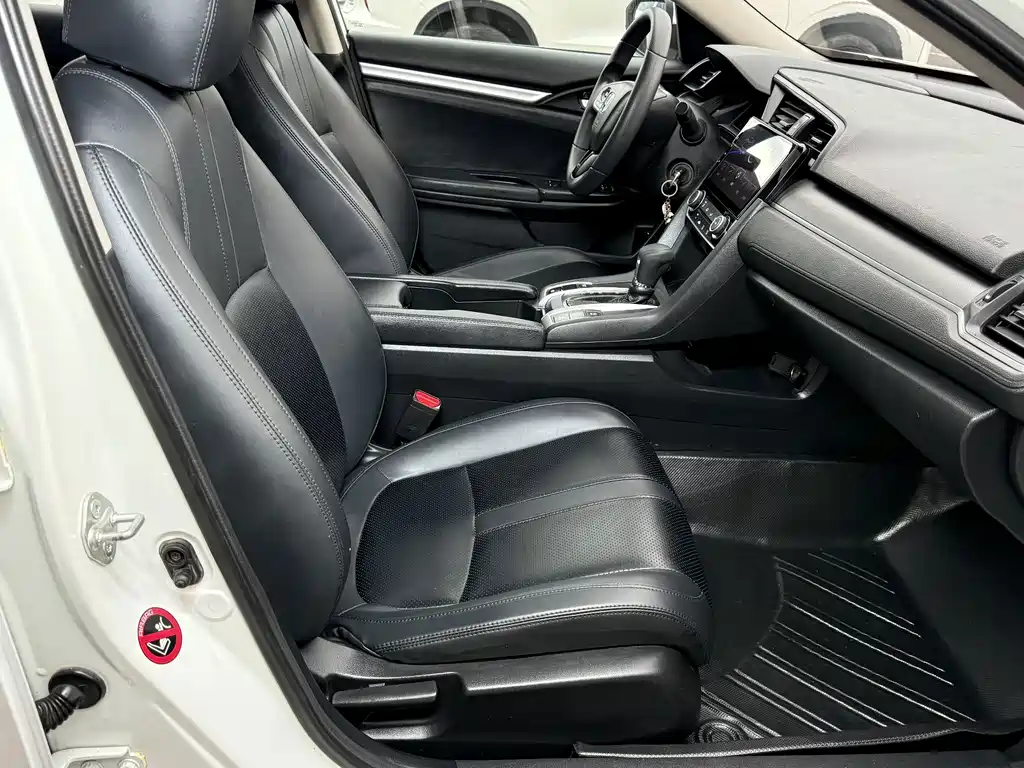 Honda Civic — фото 18