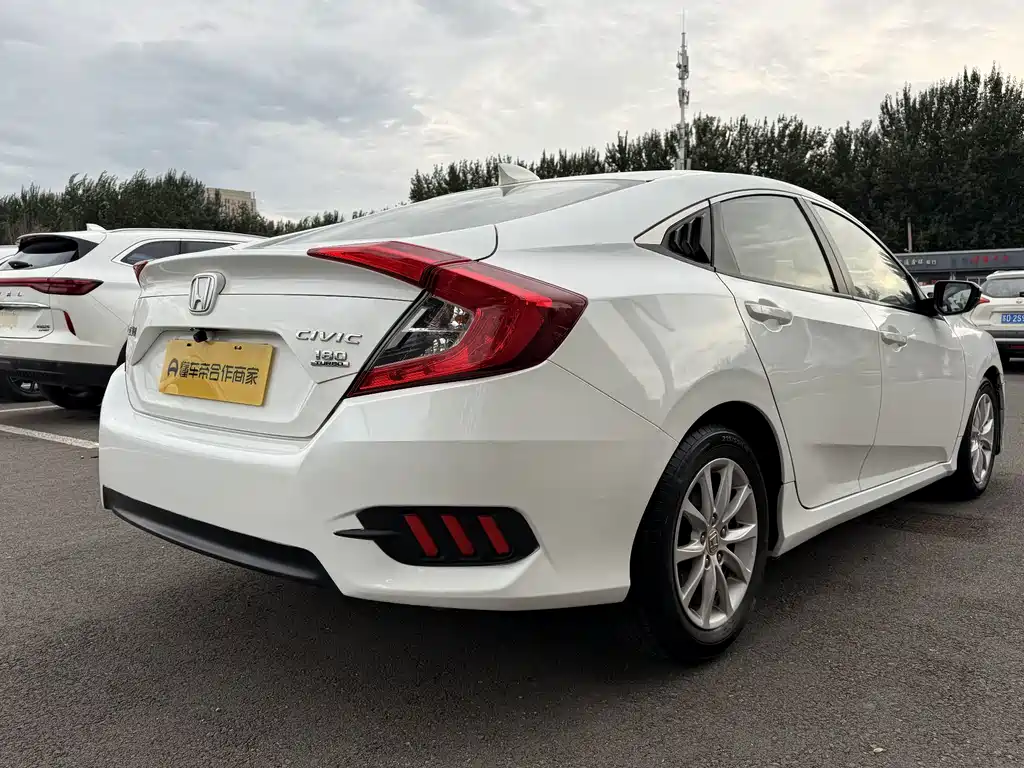 Honda Civic — фото 6