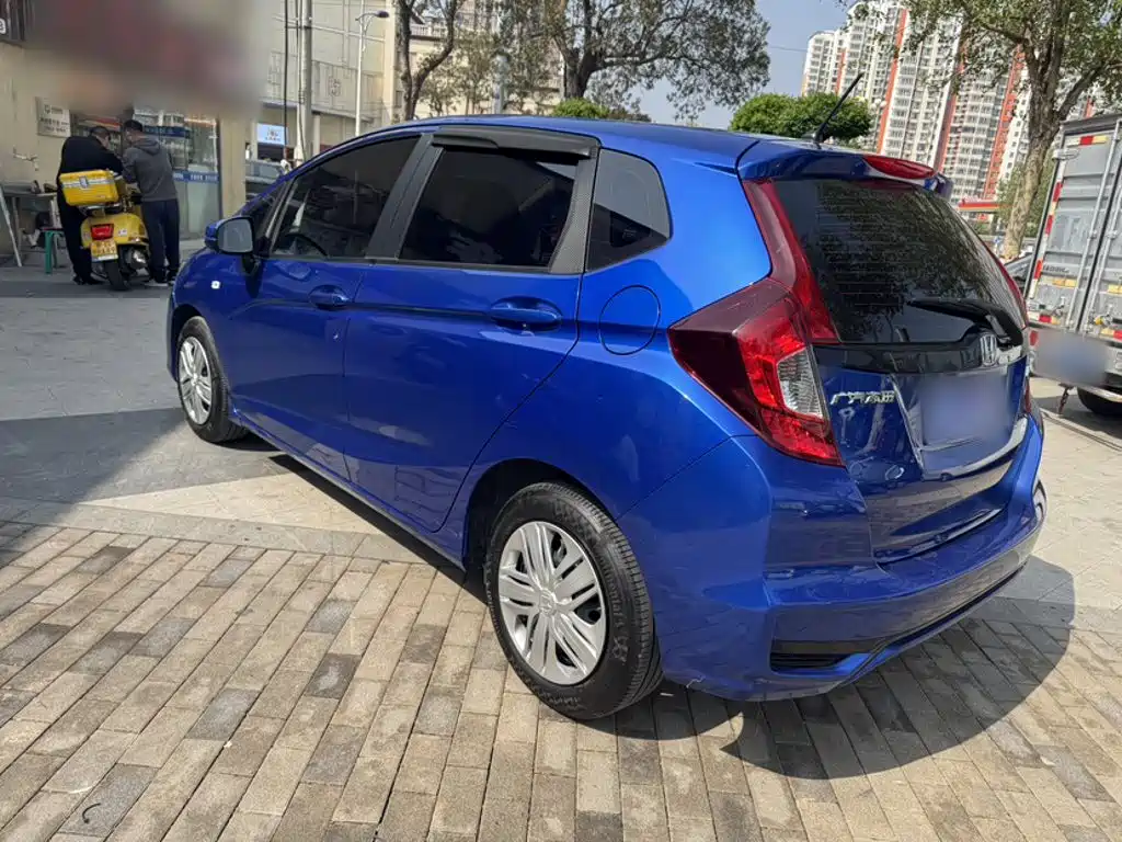 Honda Fit — фото 5