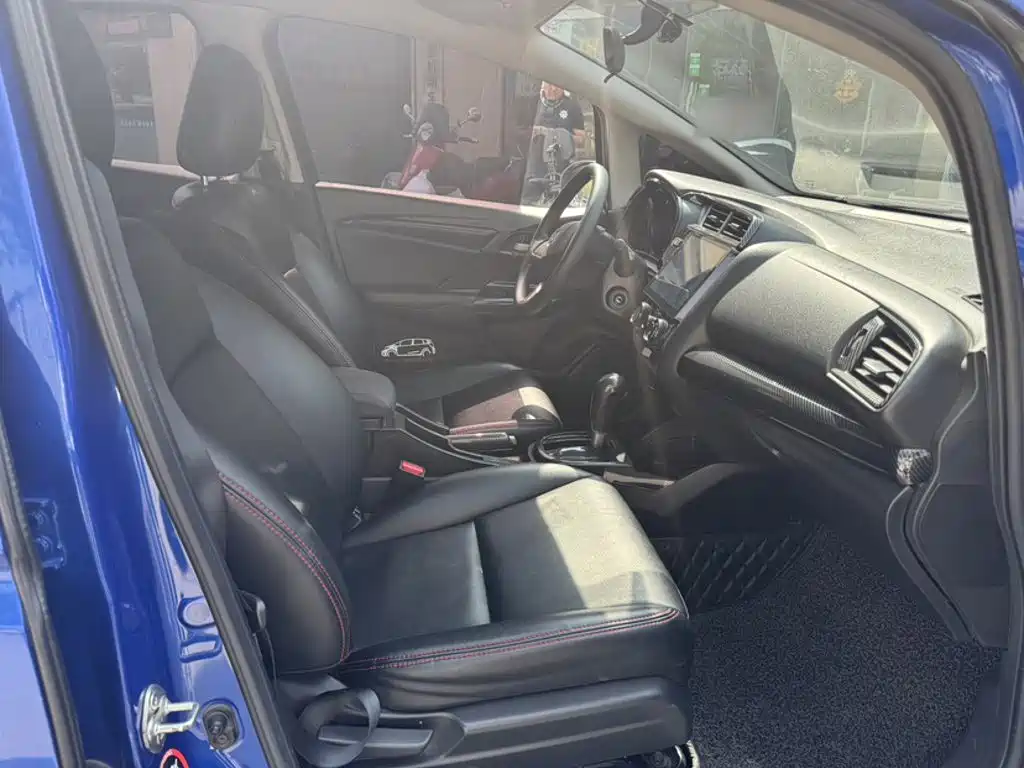 Honda Fit — фото 9