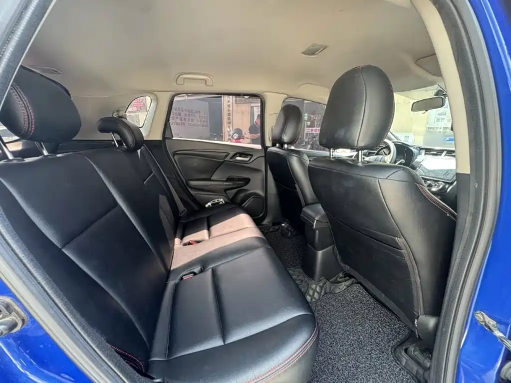 Honda Fit — фото 10