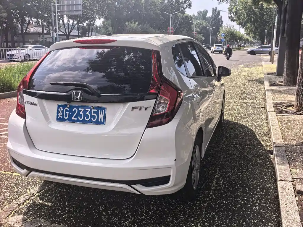 Honda Fit — фото 4