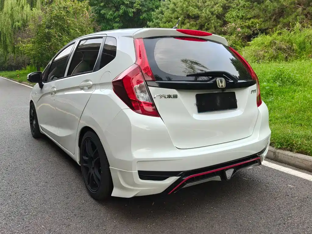 Honda Fit — фото 4
