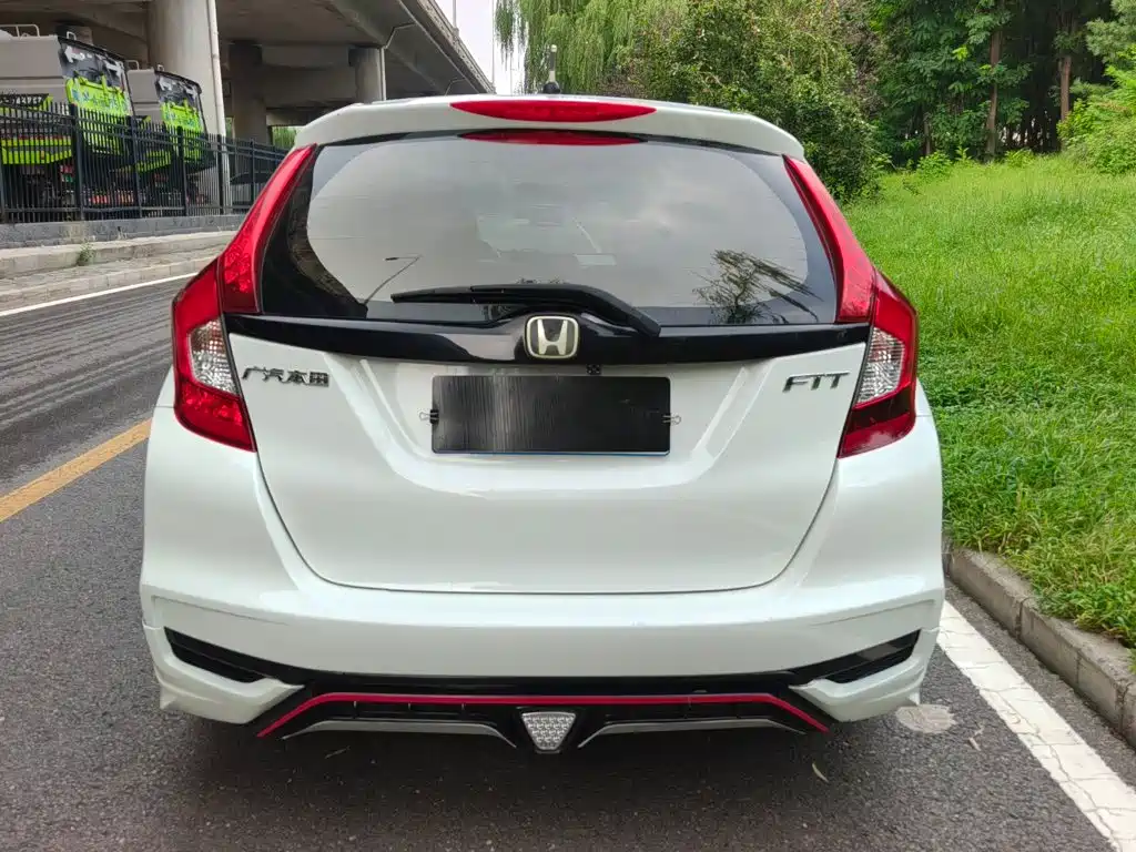 Honda Fit — фото 5