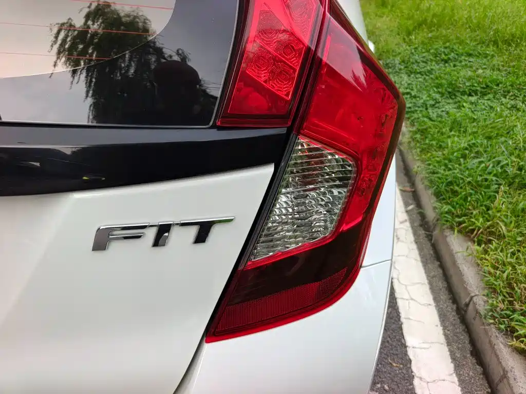 Honda Fit — фото 6