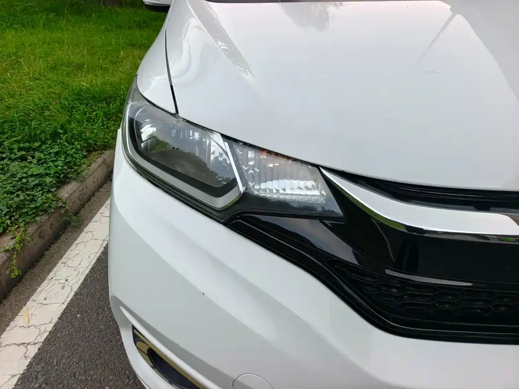Honda Fit — фото 7