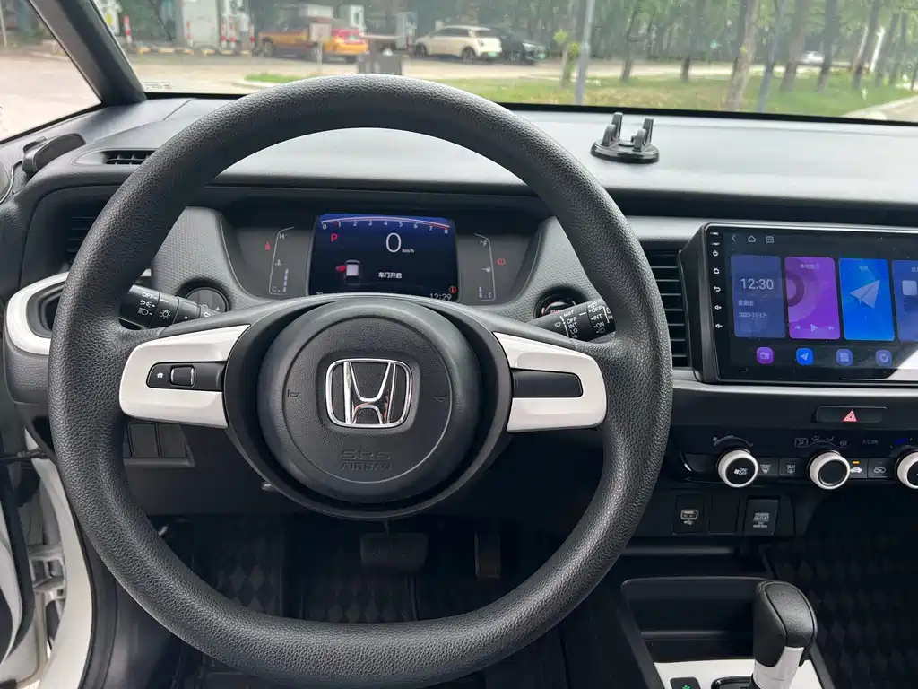 Honda Fit — фото 11