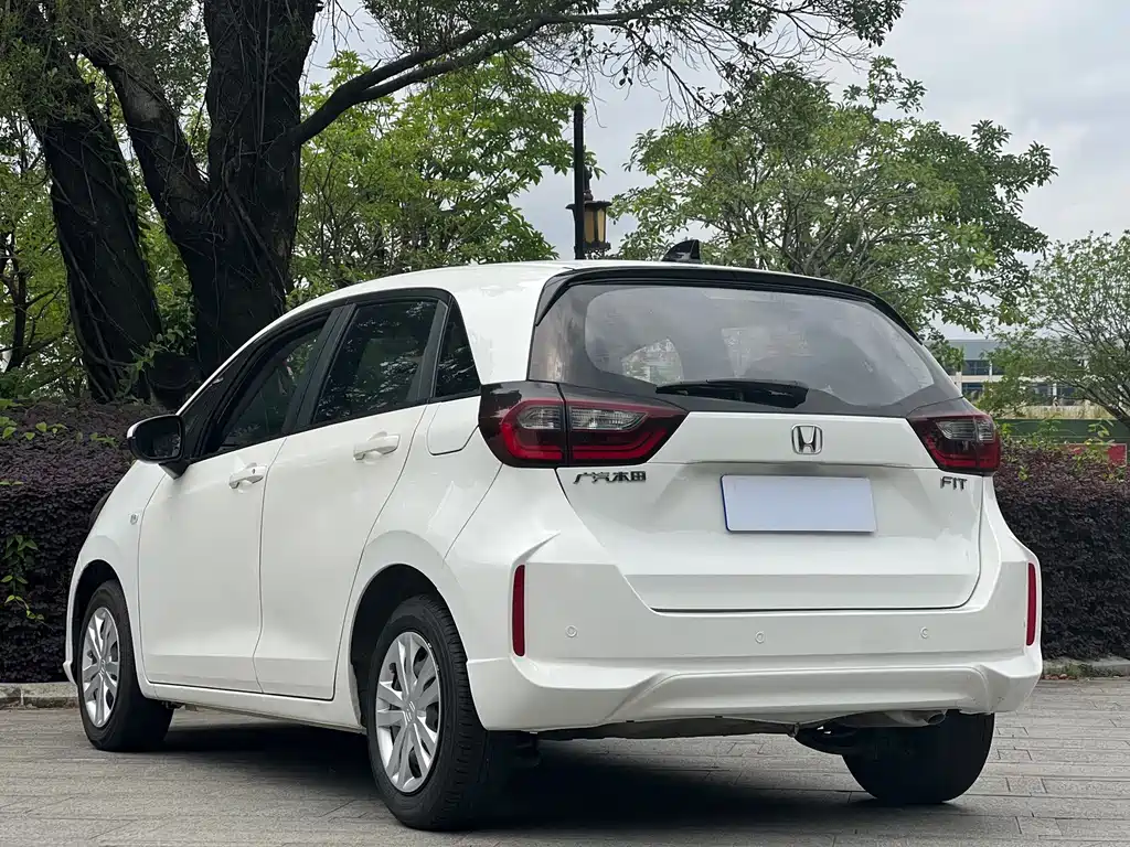 Honda Fit — фото 13