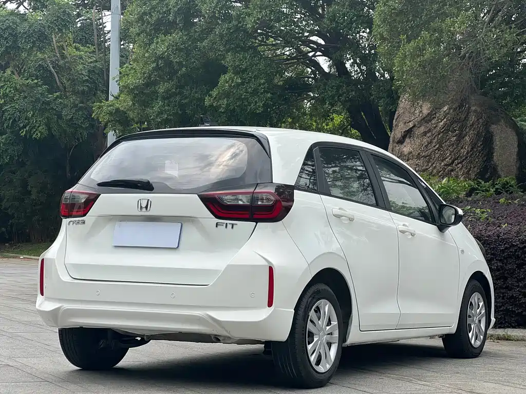 Honda Fit — фото 14