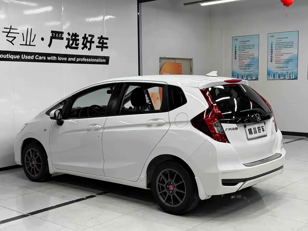 Honda Fit — фото 4