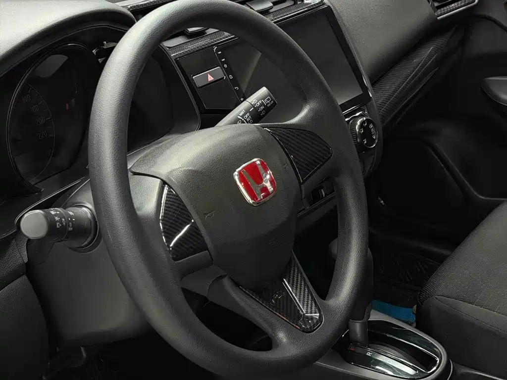 Honda Fit — фото 7