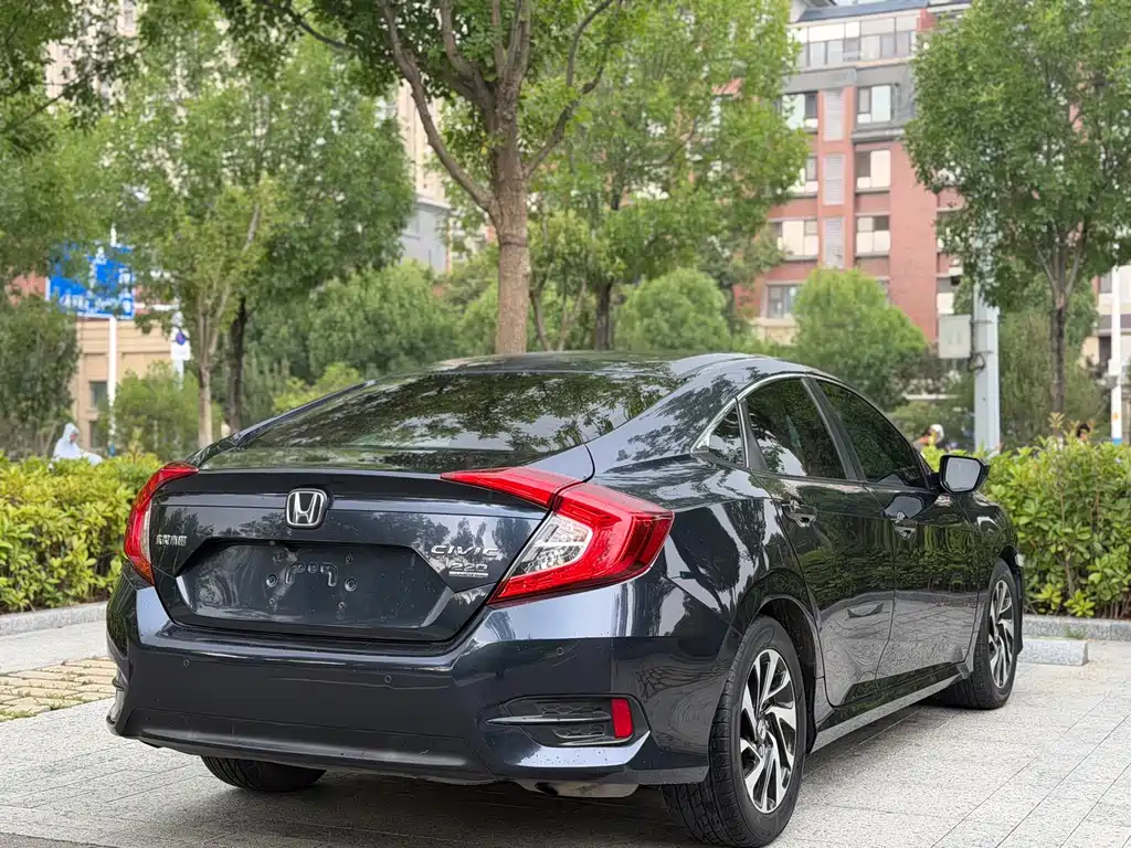 Honda Civic — фото 6