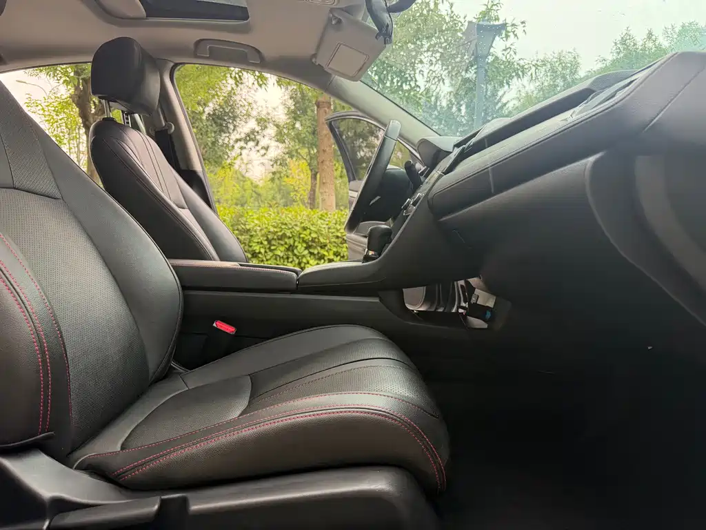 Honda Civic — фото 7