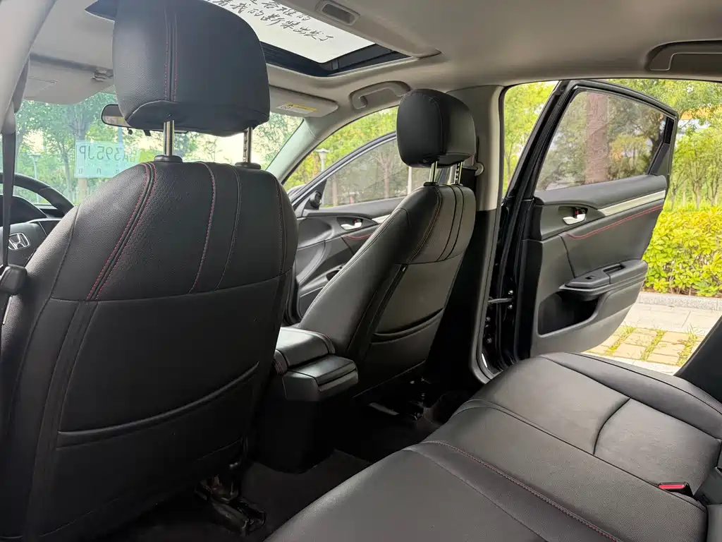 Honda Civic — фото 10