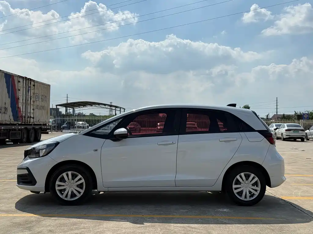 Honda Fit — фото 3