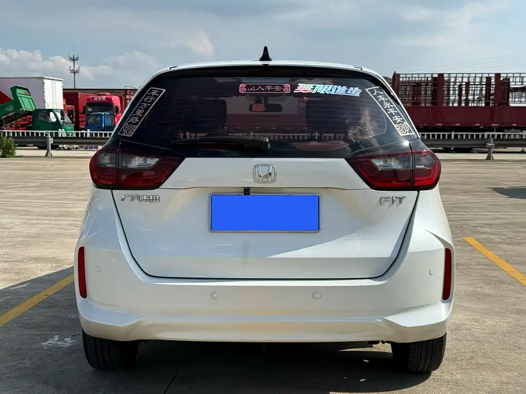 Honda Fit — фото 5