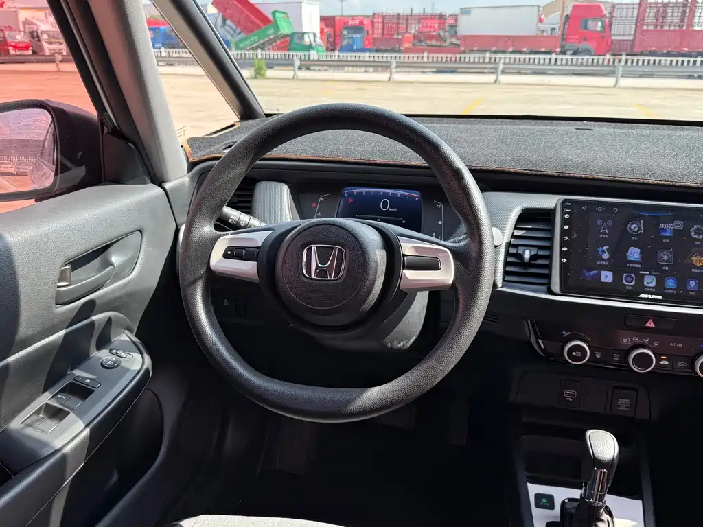Honda Fit — фото 9