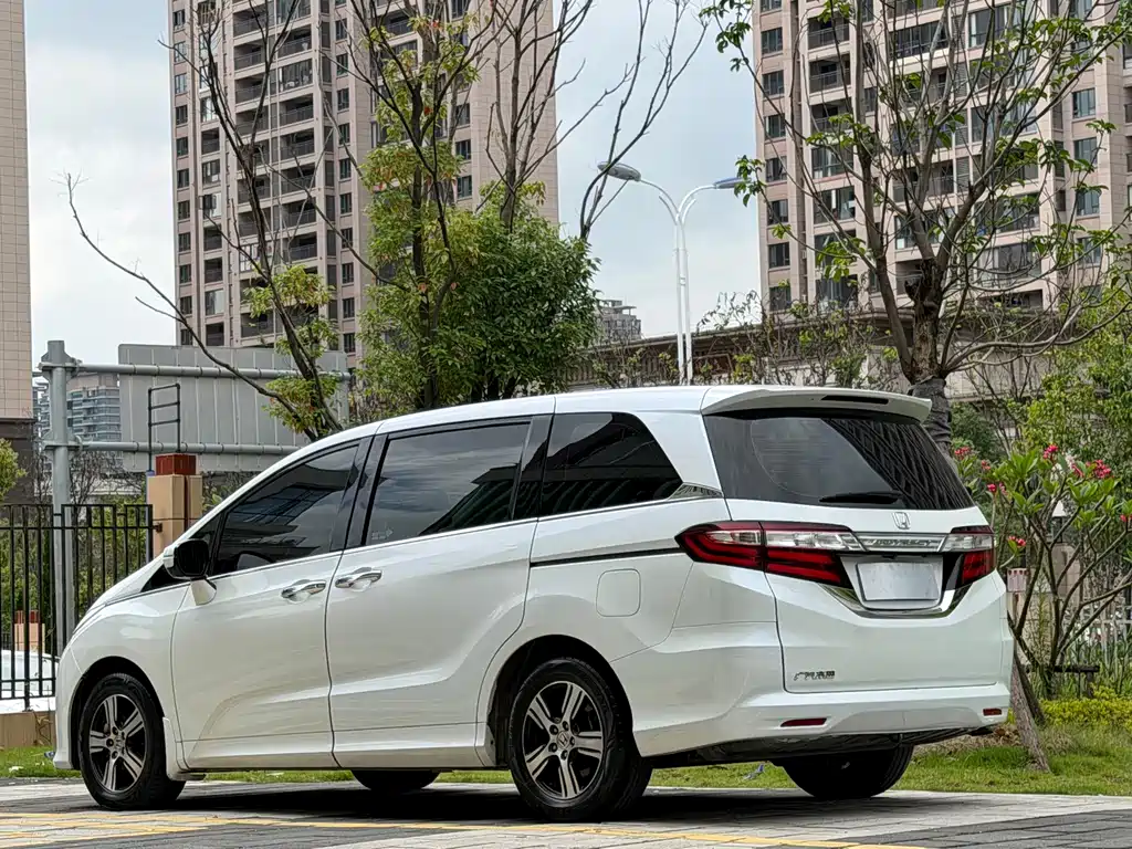 Honda Odyssey — фото 4