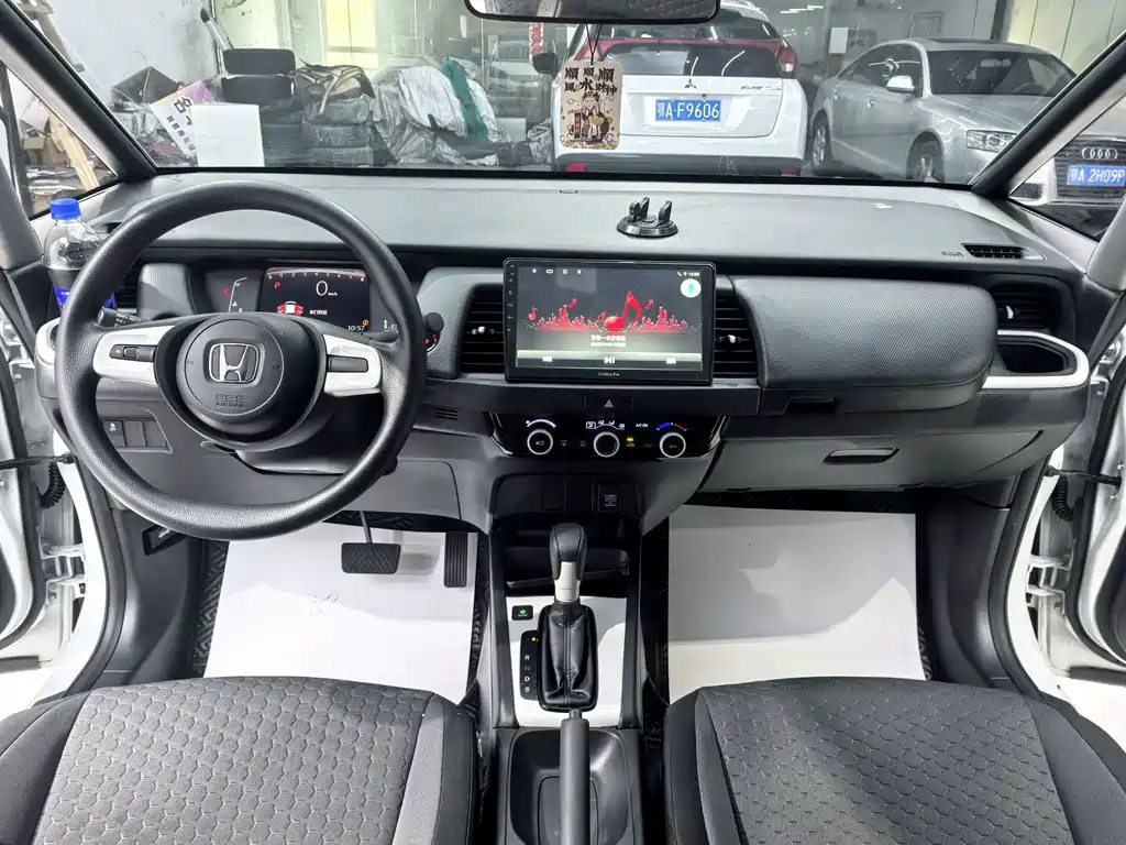Honda Fit — фото 5