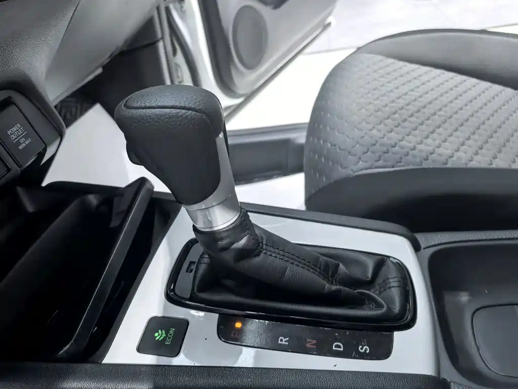 Honda Fit — фото 10