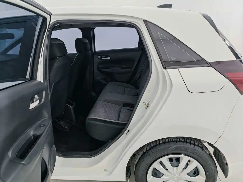 Honda Fit — фото 10