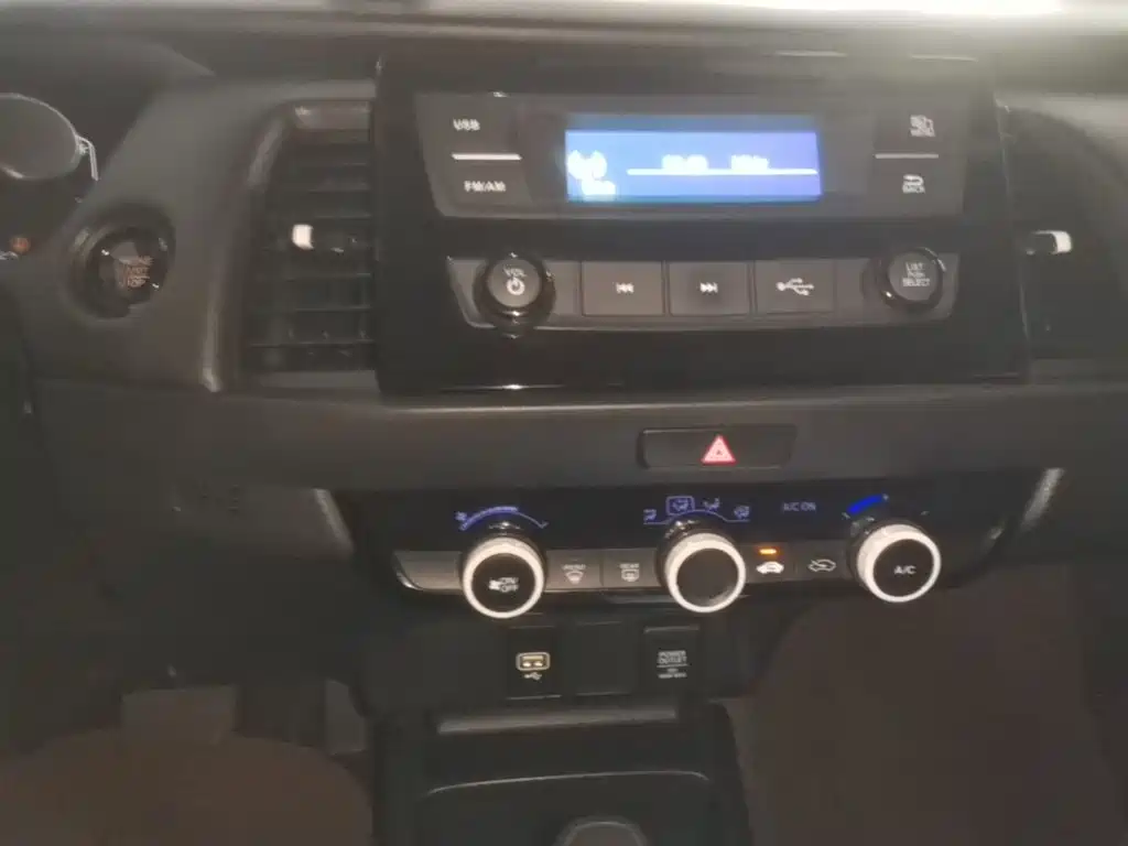 Honda Fit — фото 13