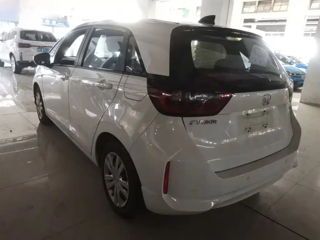 Honda Fit — фото 5