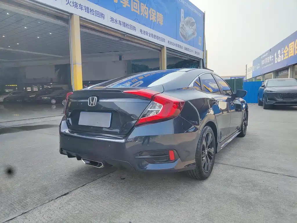 Honda Civic — фото 2