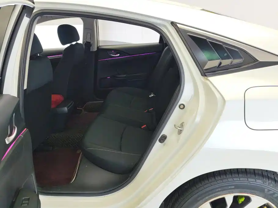 Honda Civic — фото 11