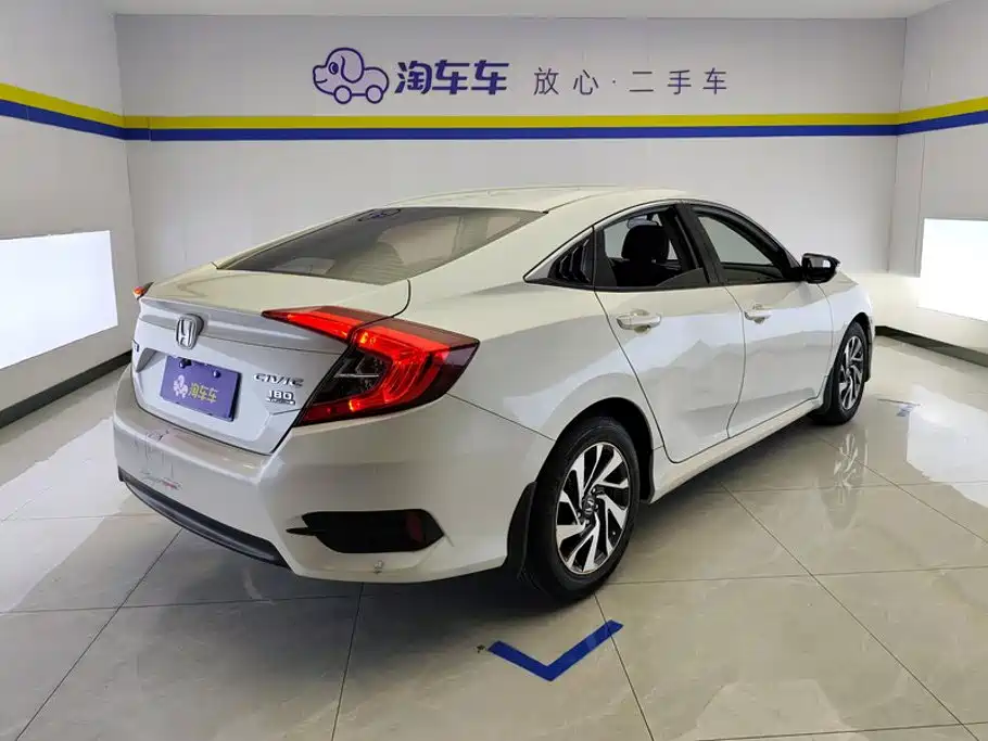 Honda Civic — фото 3