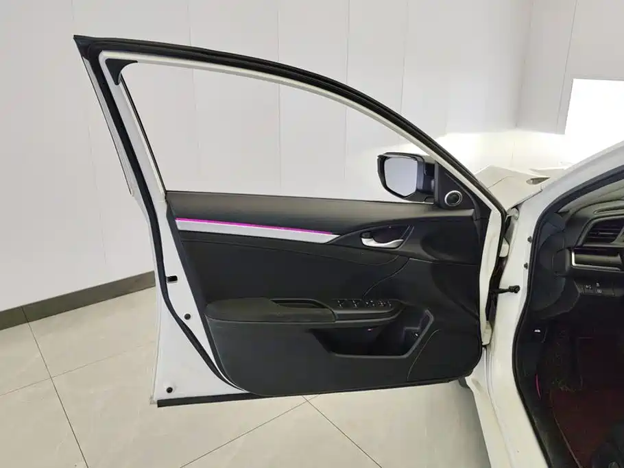 Honda Civic — фото 7