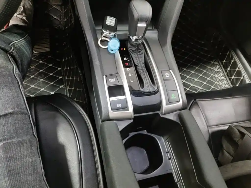 Honda Civic — фото 14