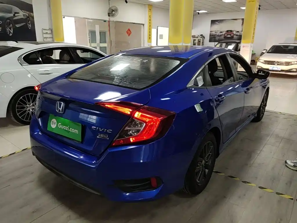 Honda Civic — фото 7