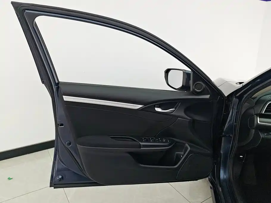 Honda Civic — фото 7