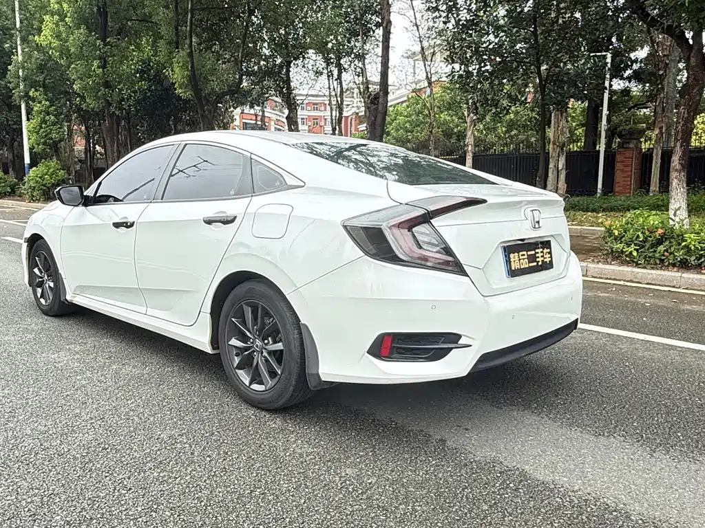 Honda Civic — фото 5