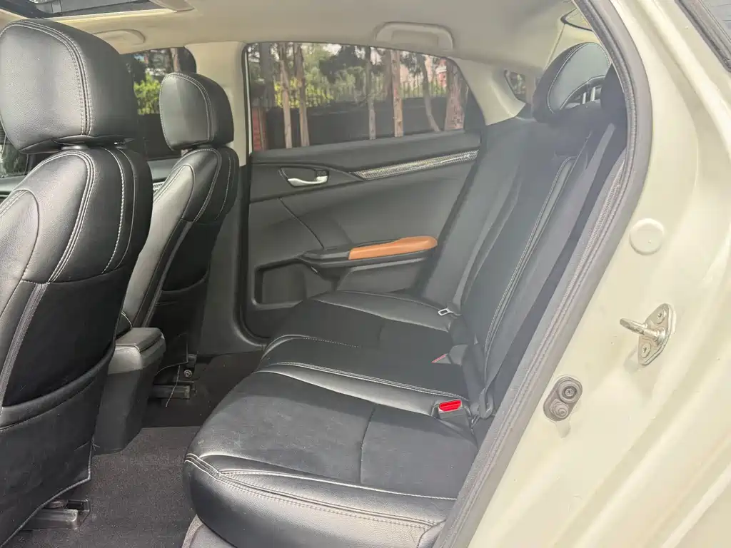 Honda Civic — фото 8